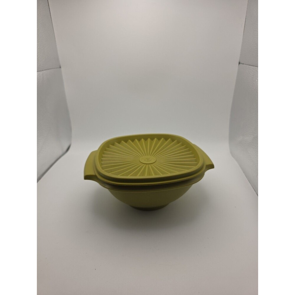 VTG Tupperware 840-4 Servalier Bowl Avocado Green w/ 841-20 Lid Mid Century